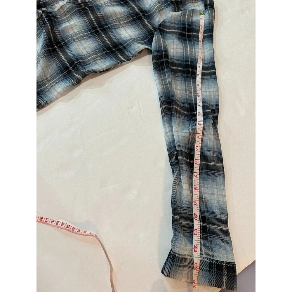 About‎ A Girl Plaid Lynn Plaid Flannel Shirt Medium Buttons